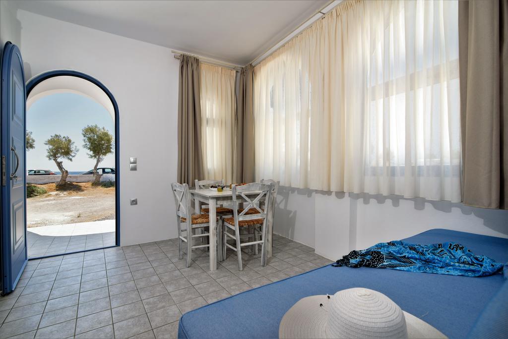 Villa George Santorini Playa de Perivolos Habitación foto