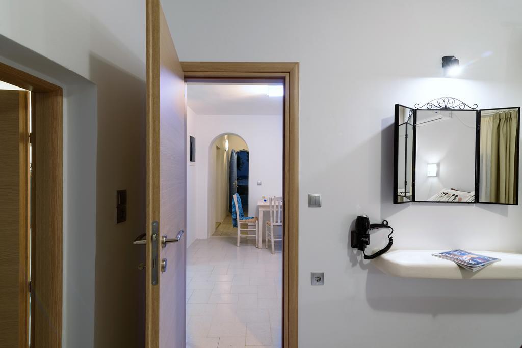 Villa George Santorini Playa de Perivolos Habitación foto