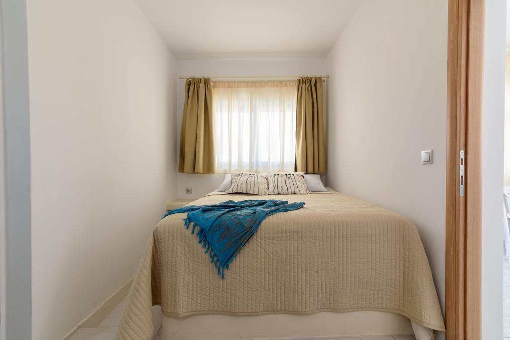 Villa George Santorini Playa de Perivolos Habitación foto