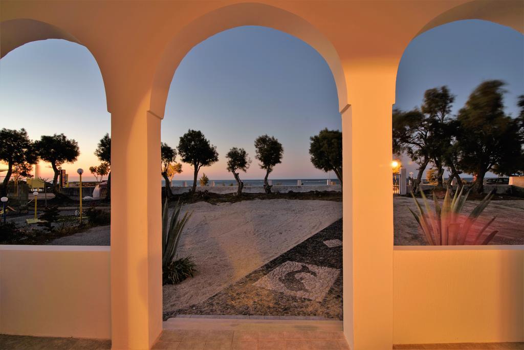 Villa George Santorini Playa de Perivolos Habitación foto