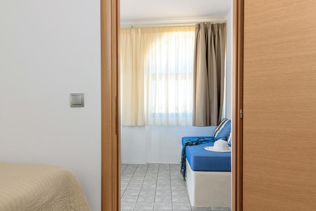 Villa George Santorini Playa de Perivolos Habitación foto