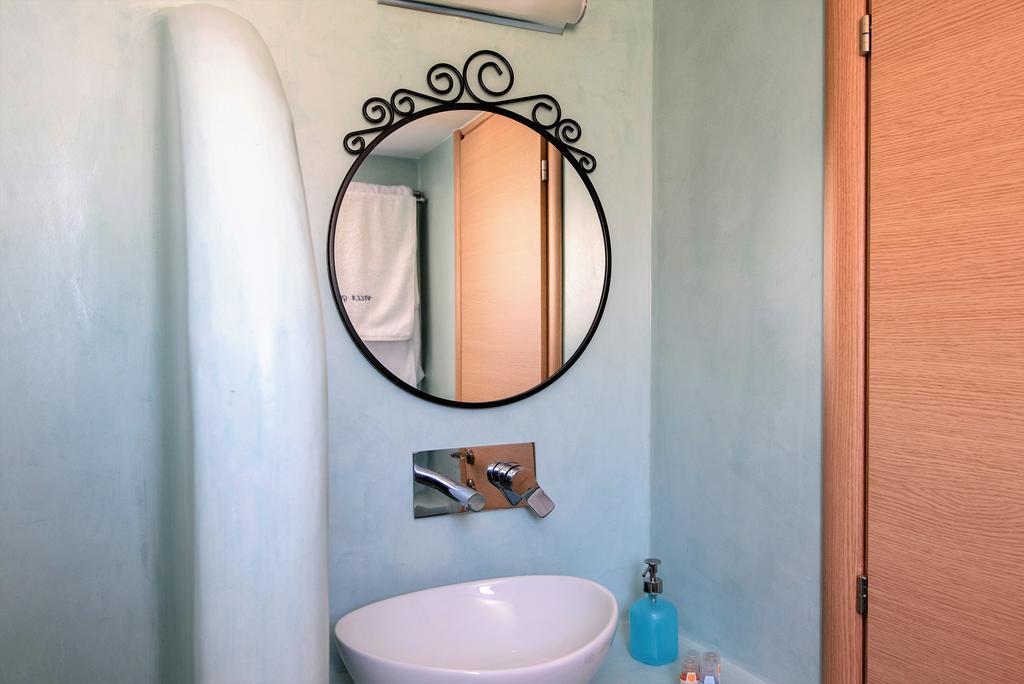 Villa George Santorini Playa de Perivolos Habitación foto