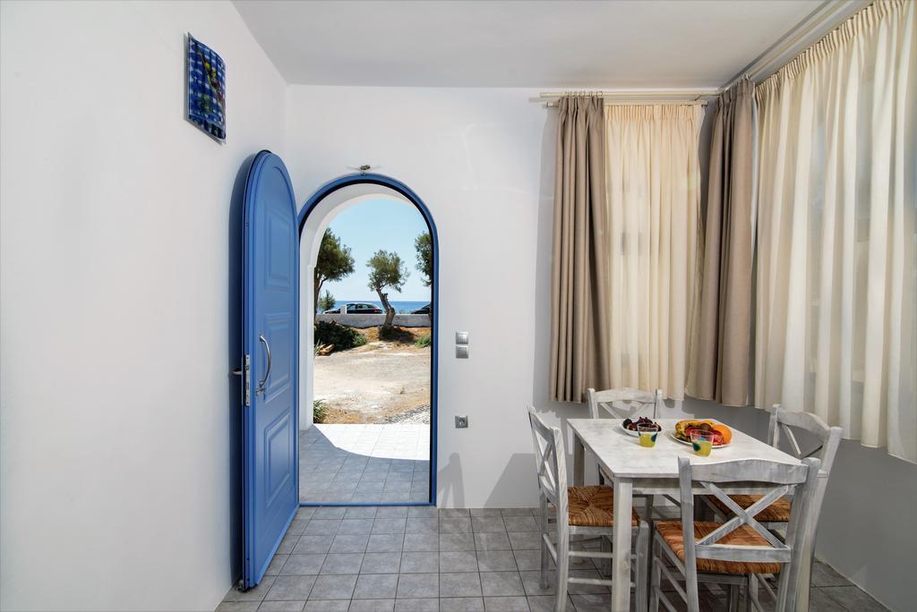 Villa George Santorini Playa de Perivolos Habitación foto