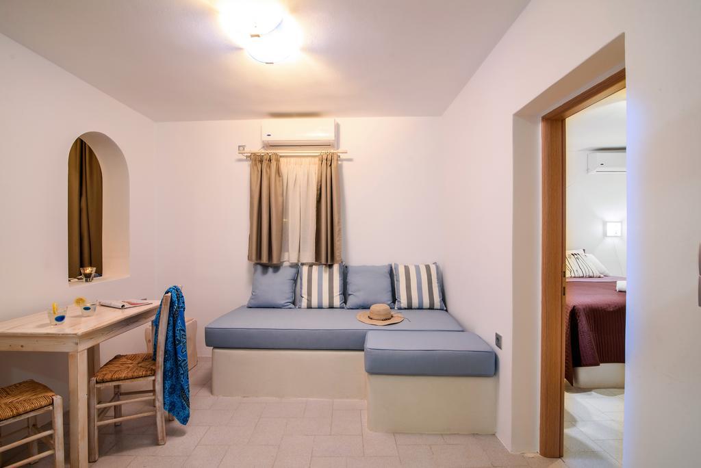 Villa George Santorini Playa de Perivolos Habitación foto